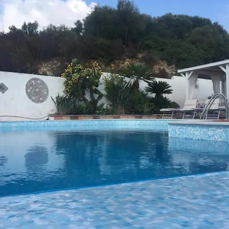 Sleeps 6 Pool Wifi Villa
