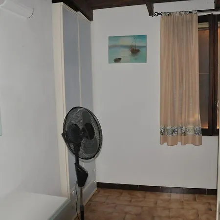 Sleeps 6 Pool Wifi Villa *