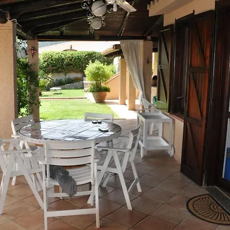 Villa Sleeps 6 Pool Wifi Chia