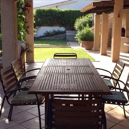Villa Sleeps 6 Pool Wifi *