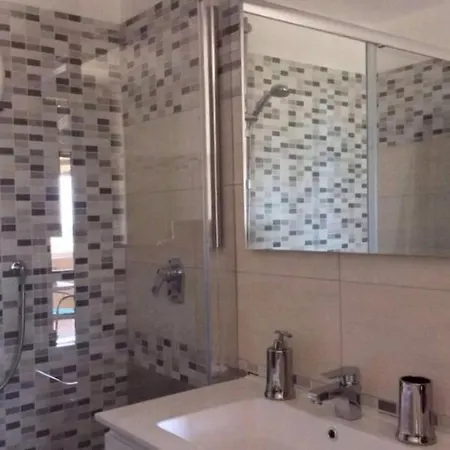 Sleeps 6 Pool Wifi Villa