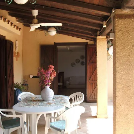 Villa Sleeps 6 Pool Wifi *