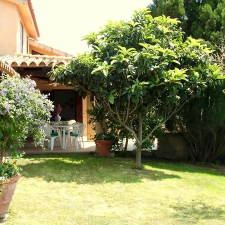 Villa Sleeps 6 Pool Wifi